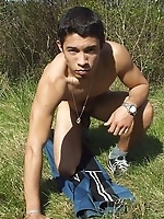 Sweet twink guy outdoor naked shows his great body